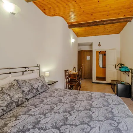 Macaia Village Life With Ac #1 3* Vernazza